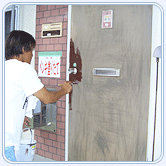 仙台の便利屋さん木製玄関ドア塗り替え・再塗装イメージ